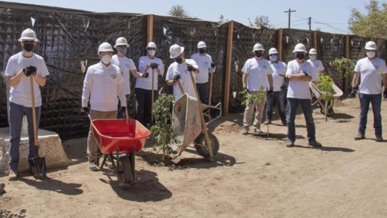 ECA LNG Team Volunteers